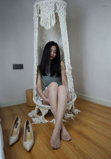 美人无泪